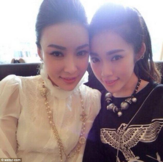 Fenomenul care a înnebunit China. "Cine este SORA de lângă tânăra asta" 239893