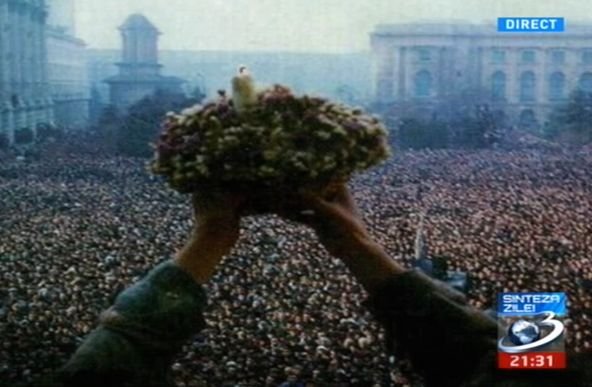 Imagini-simbol de la începutul revoluţiei din 1989, prezentate la Sinteza Zilei. „Gândurile noastre merg pentru cei care s-au jertfit&quot;