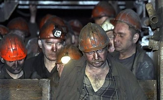 Patru mineri au murit într-o exploatare subterană din estul Ucrainei