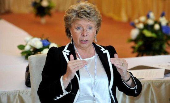 Viviane Reding: We are very worried in the way things are developing in the bad direction on  the anti-corruption front