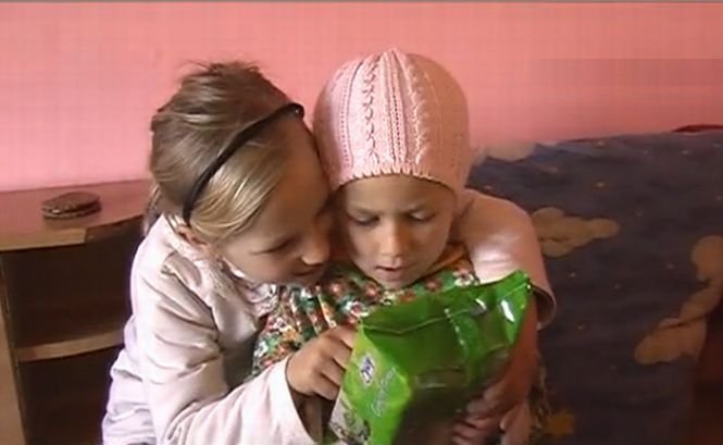Moş Crăciun a venit mai devreme pentru o familie cu şapte copii din Zărneşti, după ce cazul a fost prezentat la Antena 3