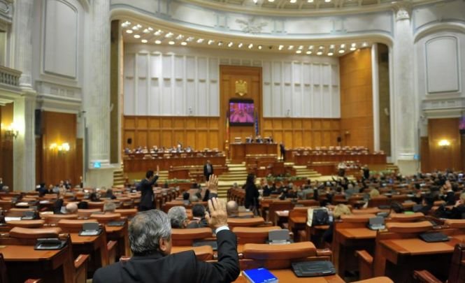 Parlamentul s-ar putea reuni vineri pentru a vota conducerea TVR