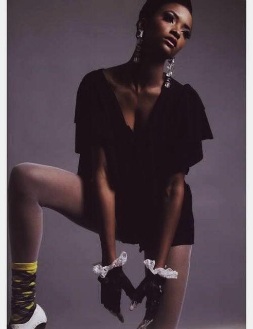 Cum a ajuns să arate la 13 ani de când a fost făcută poza asta. "Mi se zicea răţuşca cea urâtă" 240555