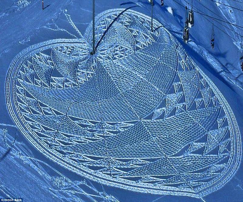 Toată lumea îl credea NEBUN. Când a terminat, toţi au rămas cu gura căscată. Ce a făcut omul ăsta în zăpadă 240811