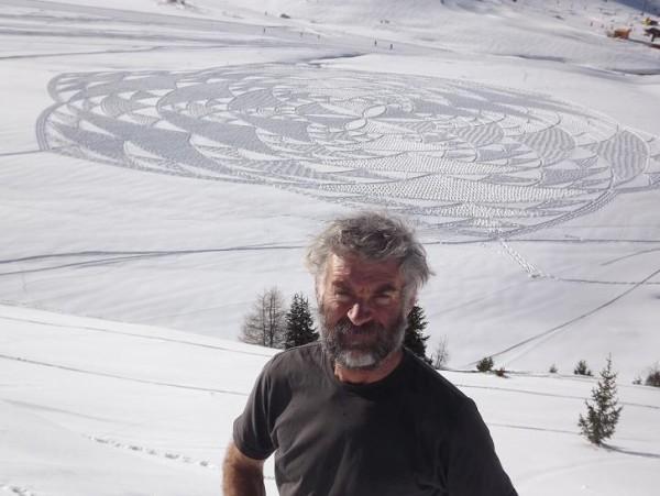 Toată lumea îl credea NEBUN. Când a terminat, toţi au rămas cu gura căscată. Ce a făcut omul ăsta în zăpadă 240816