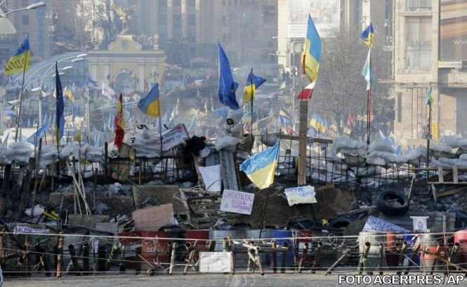 Peste jumătate dintre ucraineni îşi doresc demisia actualului guvern, potrivit unui sondaj