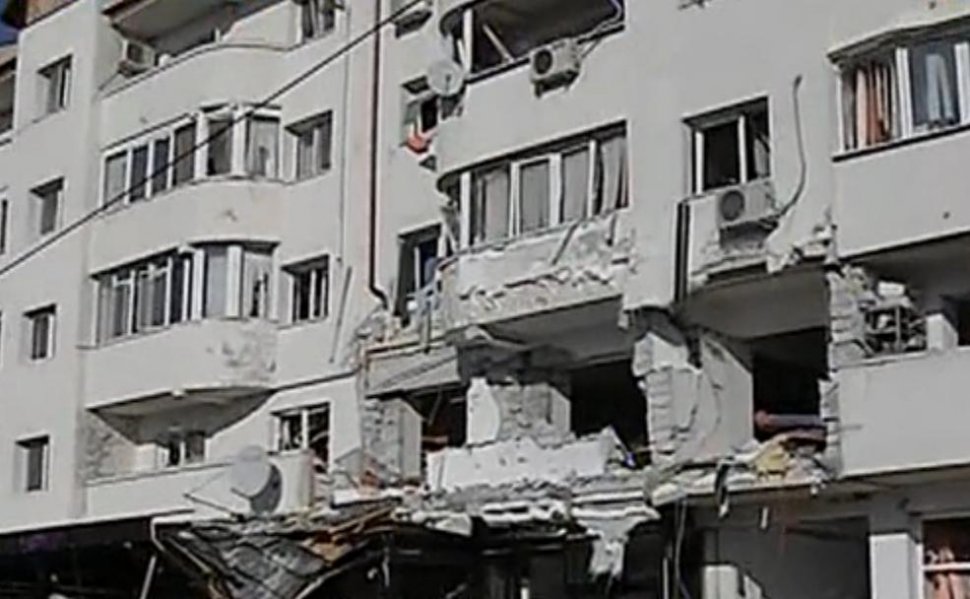 Anchete după explozia din Călăraşi. Autorităţile locale susţin că blocul afectat nu se va prăbuşi