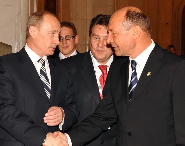 Băsescu i-a trimis lui Putin un mesaj de condoleanţe în urma atentatelor de la Volgograd