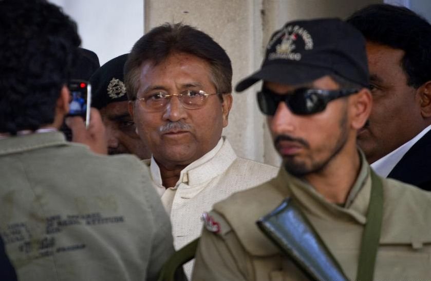 Fostul preşedinte pakistanez Pervez Musharraf a fost transportat de urgenţă la spital