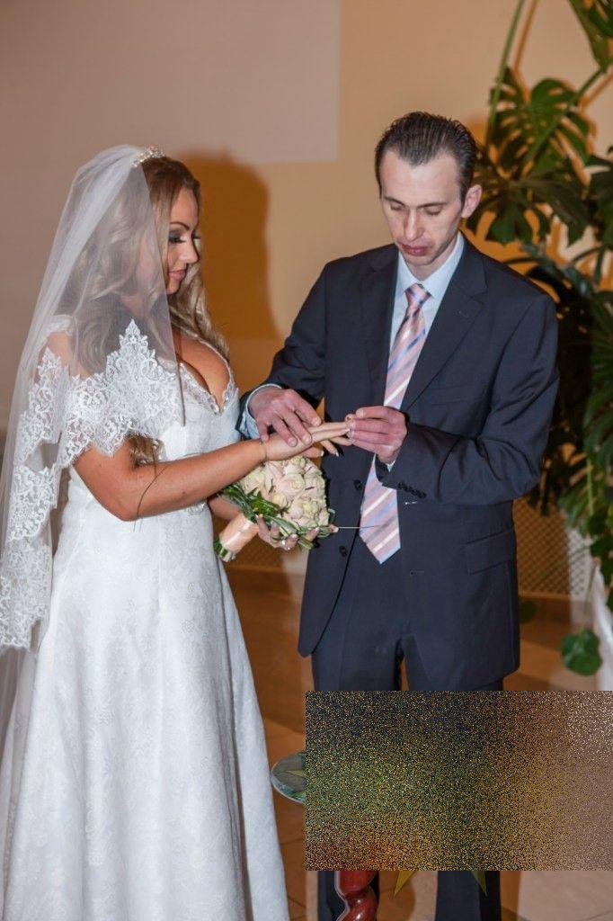 Cum arată mireasa care s-a căsătorit cu acest bărbat. Nunta au făcut-o imediat după Anul Nou 241662