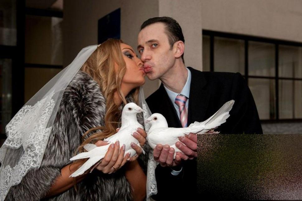 Cum arată mireasa care s-a căsătorit cu acest bărbat. Nunta au făcut-o imediat după Anul Nou 241668