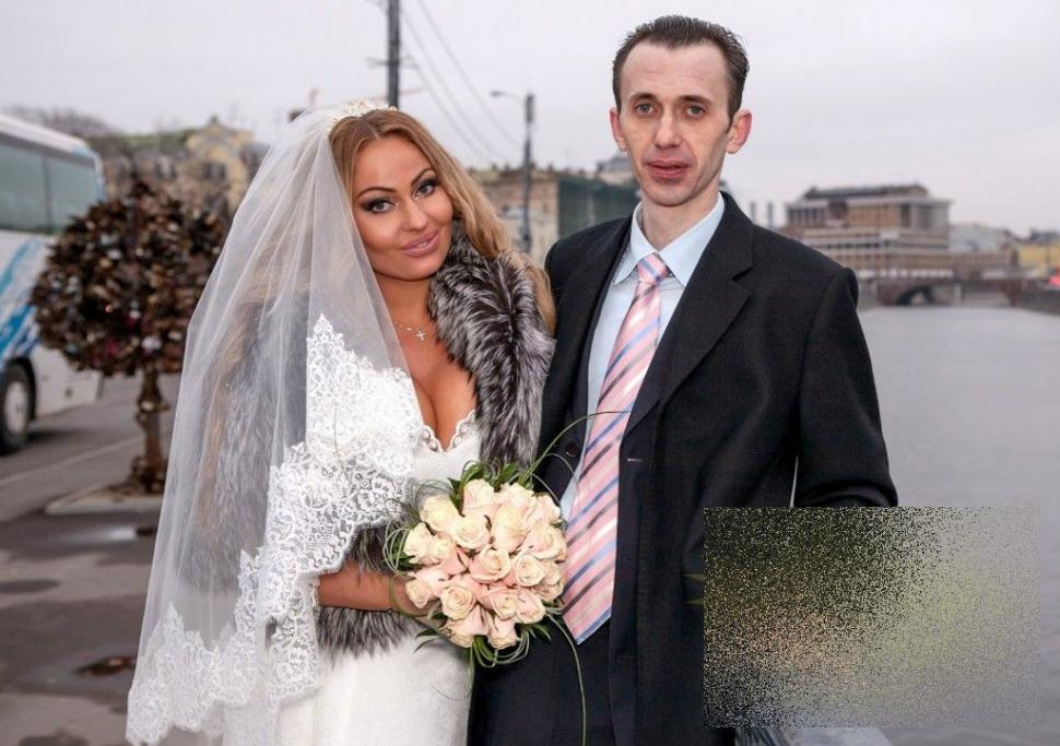 Cum arată mireasa care s-a căsătorit cu acest bărbat. Nunta au făcut-o imediat după Anul Nou 241673