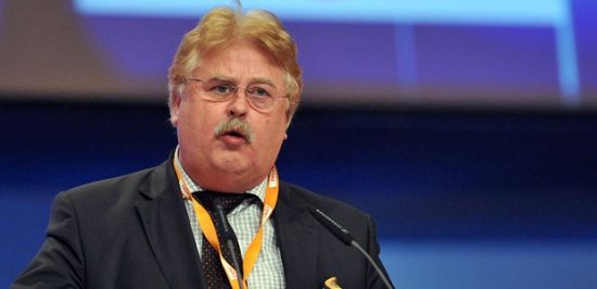 PSD calls on  Elmar Brok to quit the office he  holds with the European Parliament