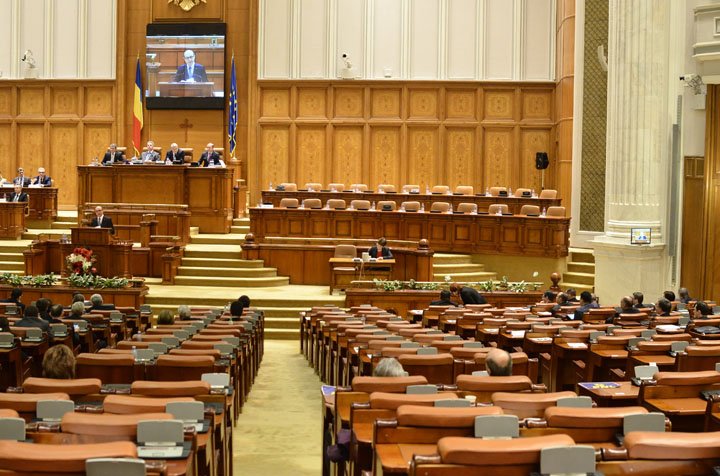 Parlamentul MUT. Plătim 67 de MILIOANE de euro pentru aleşii care au luat cuvântul doar 30 de SECUNDE într-un an