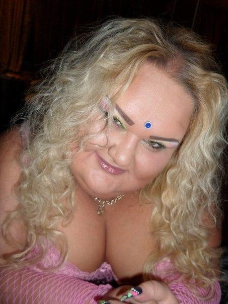 Toţi prietenii lui l-au avertizat să NU se căsătorească. "Când îşi va da seama va fi prea târziu" 242131