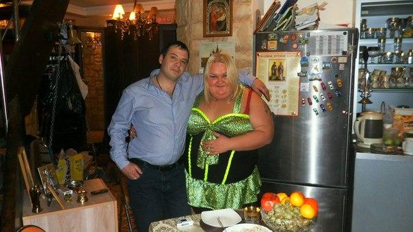 Toţi prietenii lui l-au avertizat să NU se căsătorească. "Când îşi va da seama va fi prea târziu" 242133