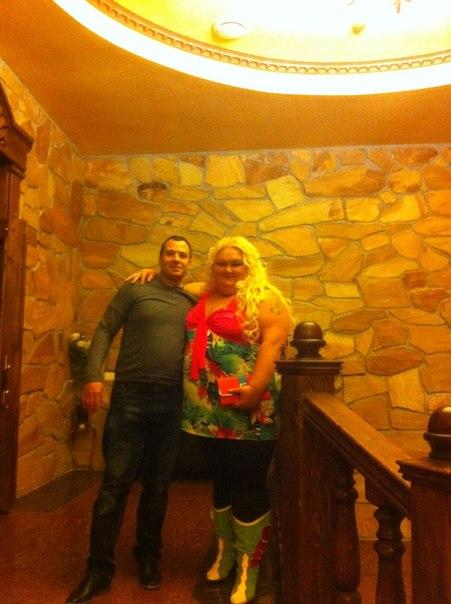 Toţi prietenii lui l-au avertizat să NU se căsătorească. "Când îşi va da seama va fi prea târziu" 242135