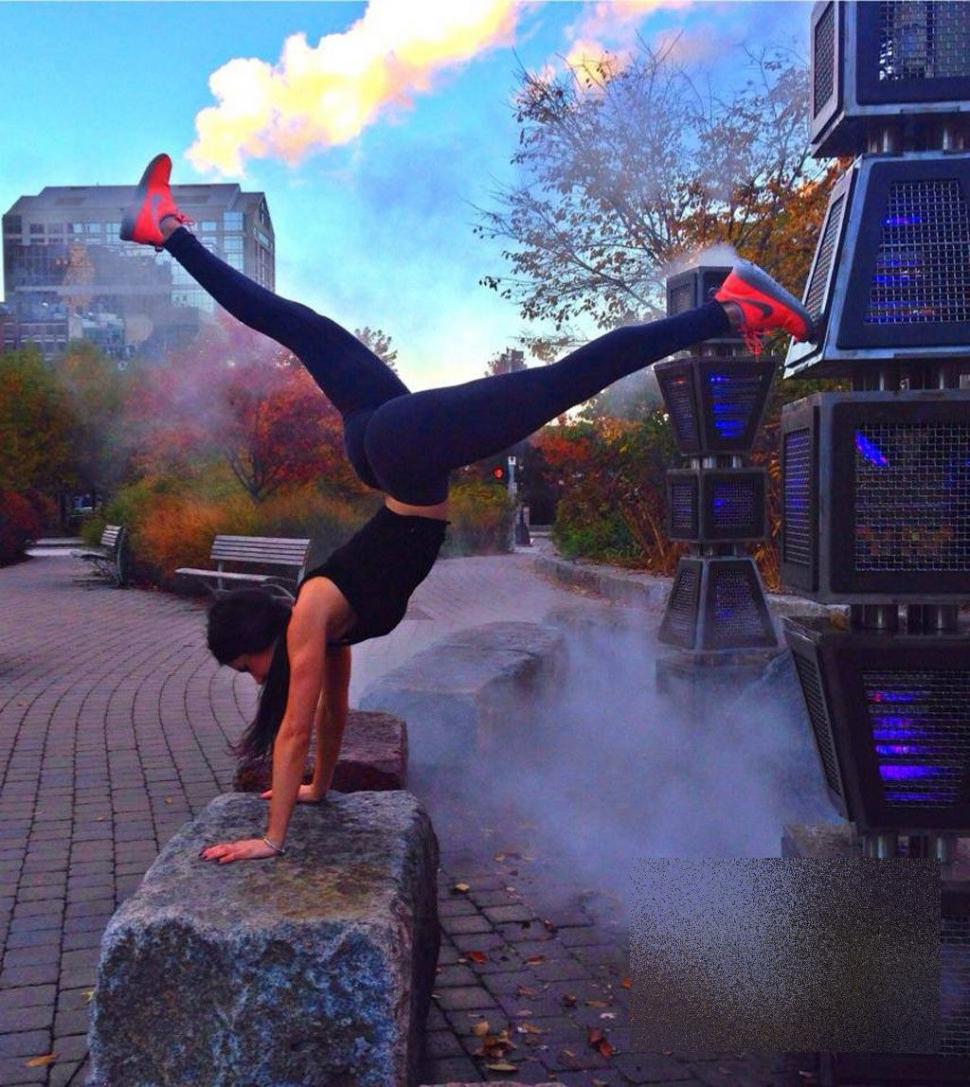 Această tânără a devenit vedetă în America datorită fotografiilor pe care le postează pe Instagram 242347