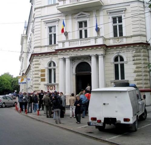 Palatul de Justiţie din Arad, EVACUAT în urma unei ameninţări cu bombă
