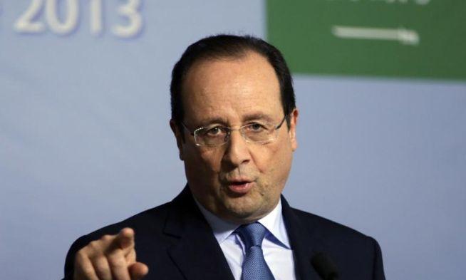 Hollande, PRESAT să clarifice informaţiile privind relaţia sa secretă cu actriţa Julie Gayet