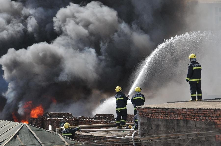 Incendiu la o fabrică de încălţăminte din China. Cel puţin 16 muncitori au murit 