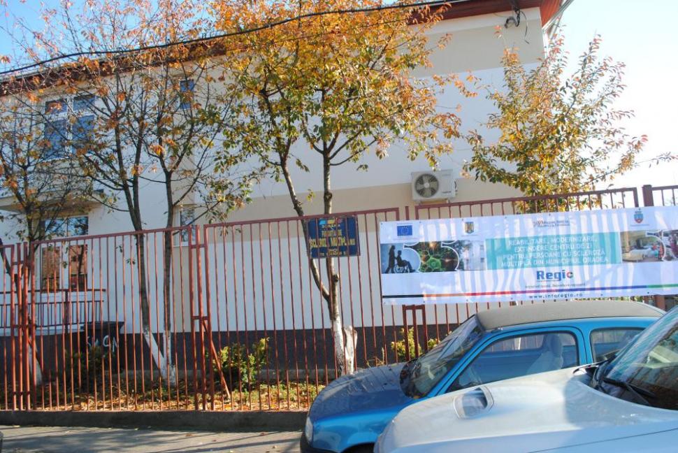 (P) Centrul de zi pentru persoanele cu scleroză multiplă din Oradea, reabilitat prin Regio 240270
