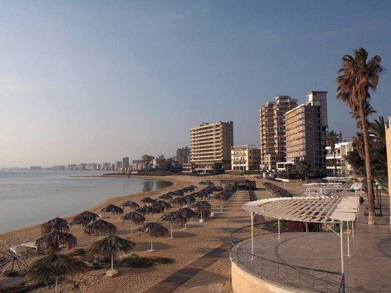 Varosha, "staţiunea fantomă" a Ciprului. Cum arată oraşul în care fotografiatul şi filmatul sunt strict interzise 243001
