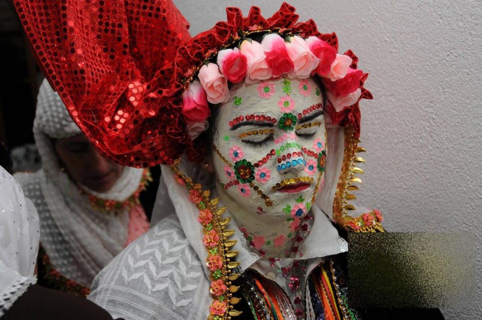 Dacă aşa arată mirele, stai să vezi mireasa. Nunta asta se desfăşoară la câţiva paşi de noi 243133