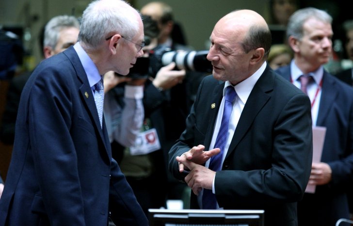 Preşedintele Traian Băsescu şi-a închiriat avion şi pleacă la Bruxelles pentru a discuta cu preşedintele CE, Herman van Rompuy