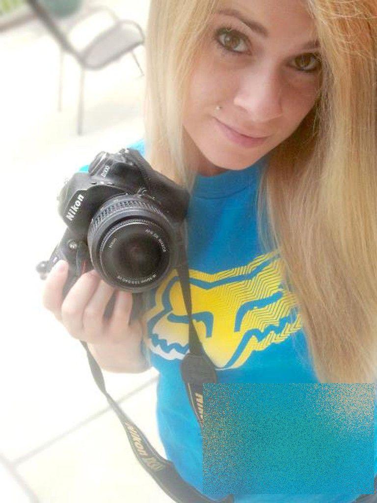 "E prea blondă!" Ce a făcut fata asta după ce a văzut un video pe YouTube. O persoană a ajuns la spital 243383