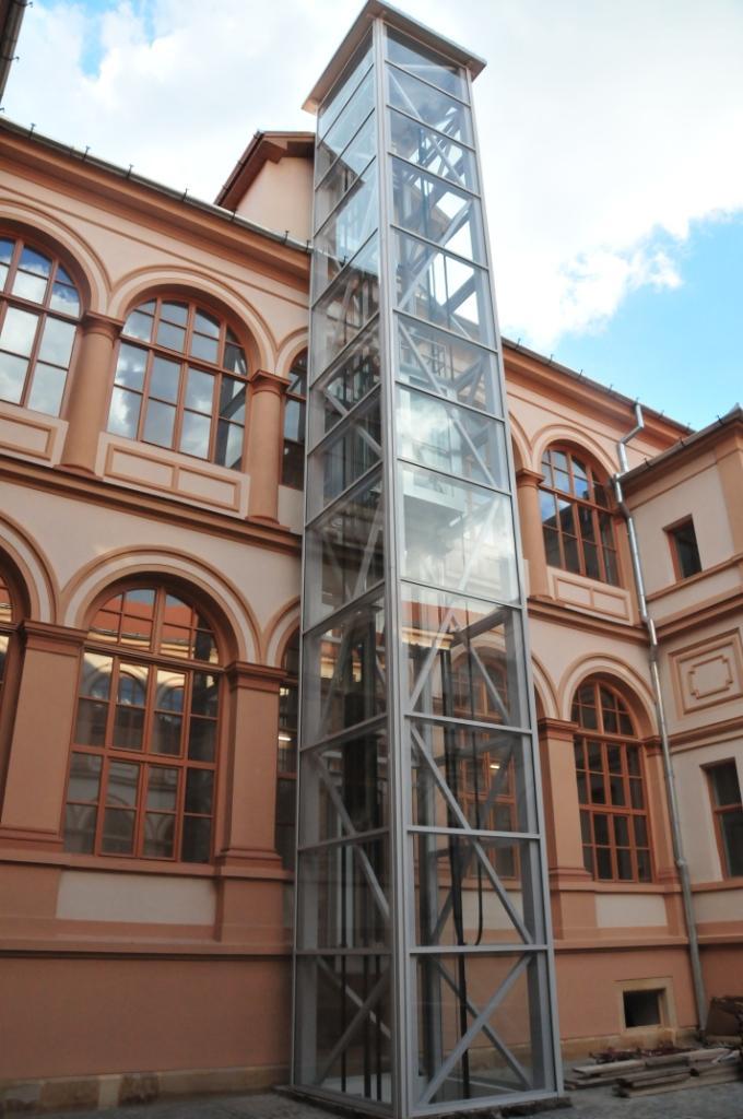 (P) Colegiul  „Moise Nicoară”, Arad – tradiţie şi inovaţie prin Regio 242271