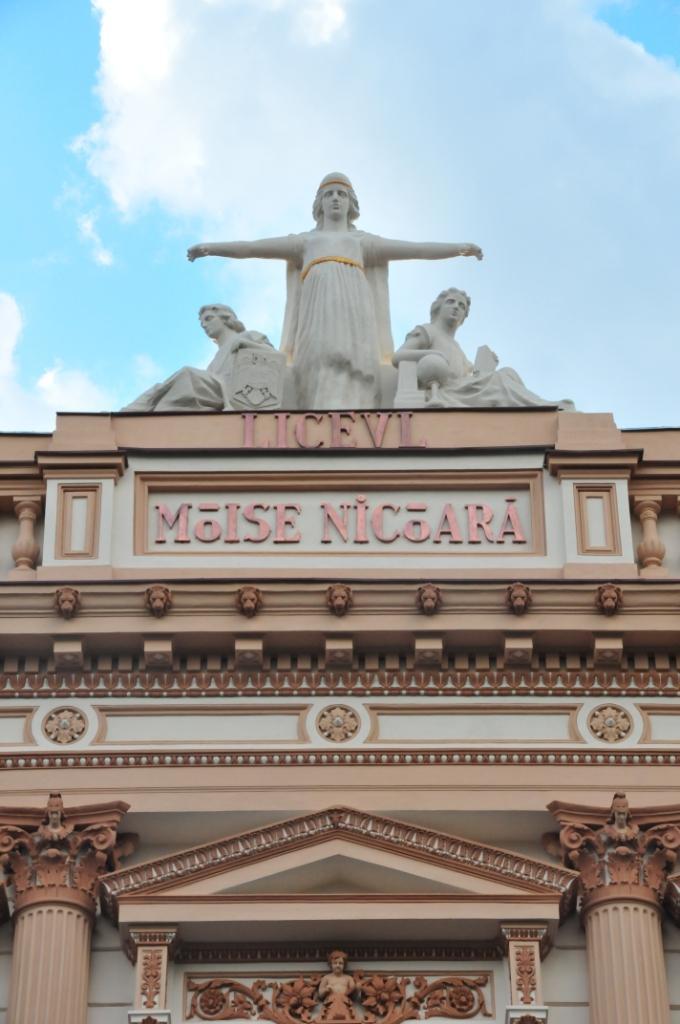 (P) Colegiul  „Moise Nicoară”, Arad – tradiţie şi inovaţie prin Regio 242273