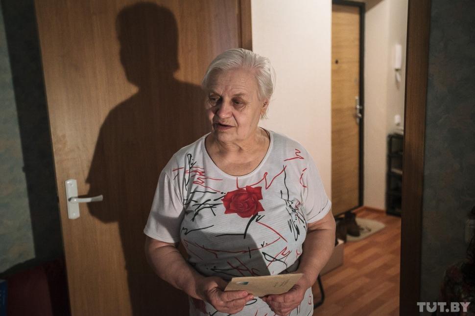 Părinţii ei sunt în lacrimi. Cum arată fiica lor după ce a făcut o operaţie estetică 243668