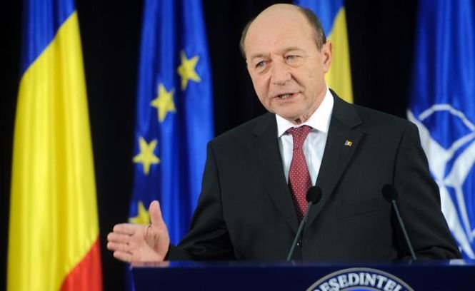 Peste 163.000 de oameni au semnat petiţia prin care se cere demisia preşedintelui Traian Băsescu