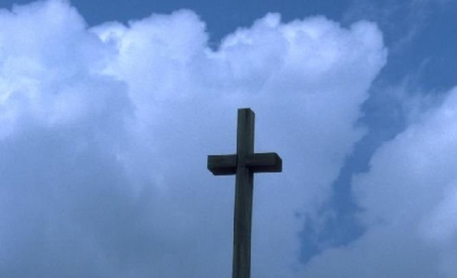 Alba: Cruce de trei metri, amplasată la locul accidentului aviatic de către sătenii din Horea