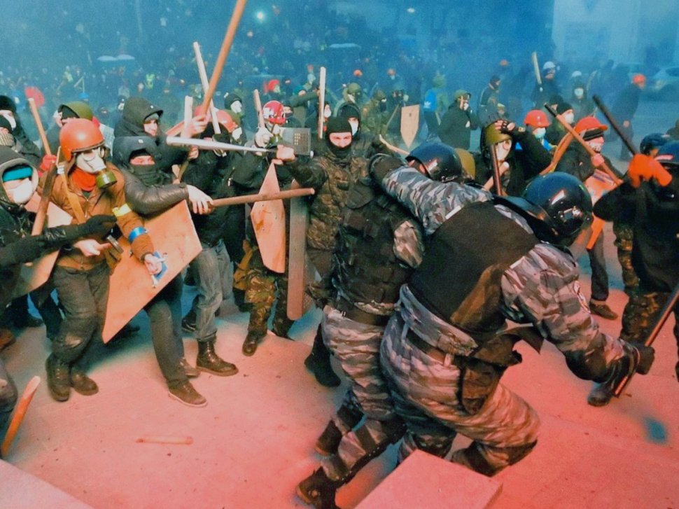 Confruntările violente la Kiev au continuat și noaptea trecută