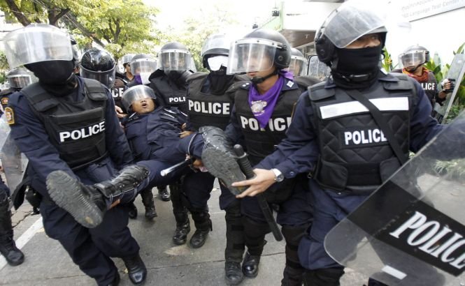 Thailanda a decretat stare de urgenţă în Bangkok şi împrejurimi