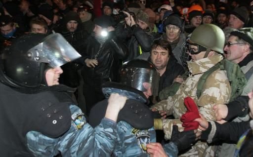 Angela Merkel cere protejarea vieţilor manifestanţilor din Ucraina