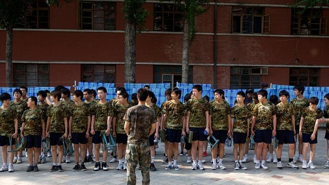 China este prima ţară din lume care face asta. Ce se întâmplă cu adolescenţii care stau pe internet 244256