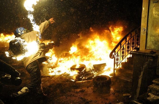 &quot;Ni se face rău văzând ceea ce se petrece la Kiev&quot;. Ruşii susţin că nu se vor implica în situaţia din Ucraina