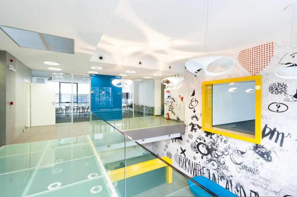 (P) Centrul de Sprijinire şi Dezvoltare a Afacerilor - Şiriului: facilităţi pentru IMM-uri, prin Regio 243069