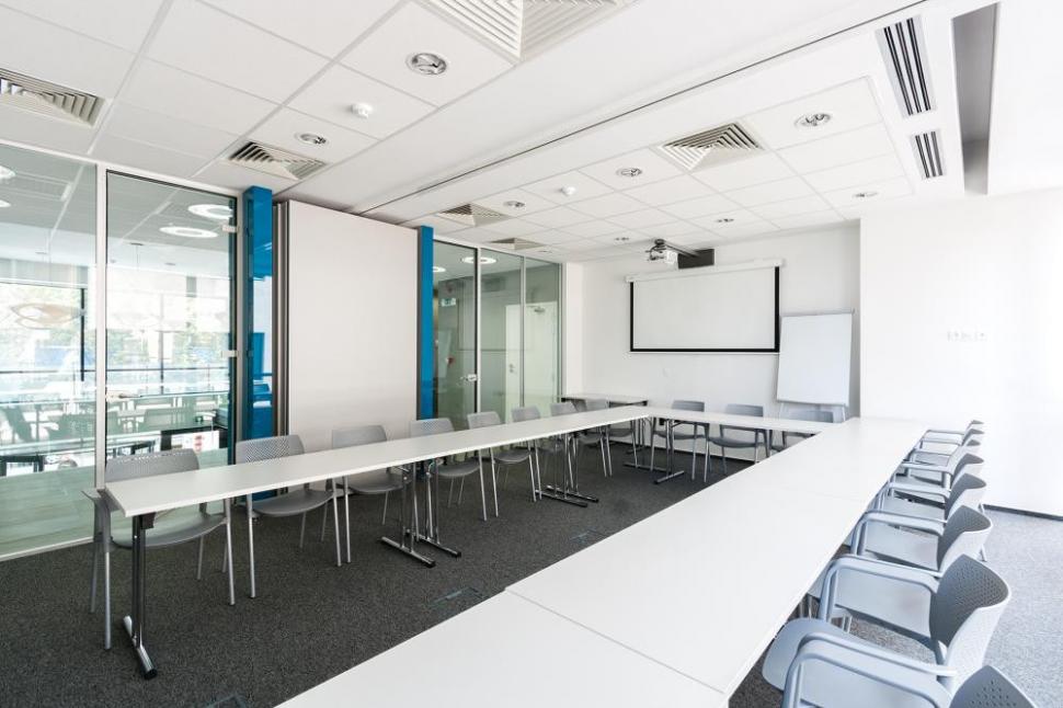 (P) Centrul de Sprijinire şi Dezvoltare a Afacerilor - Şiriului: facilităţi pentru IMM-uri, prin Regio 243072