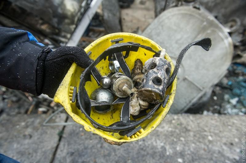 Arsenalul protestatarilor din Kiev. De la piatra cubică la armele cu aer comprimat 244503