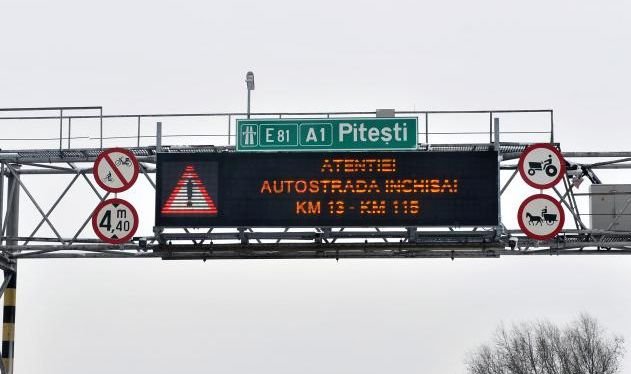 Şoferi BLOCAŢI în zăpadă, pe Autostrada A1: Aşteptăm ARMATA!