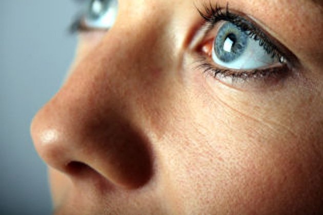 STUDIU: Nasul uman este capabil să simtă mirosul unei BOLI