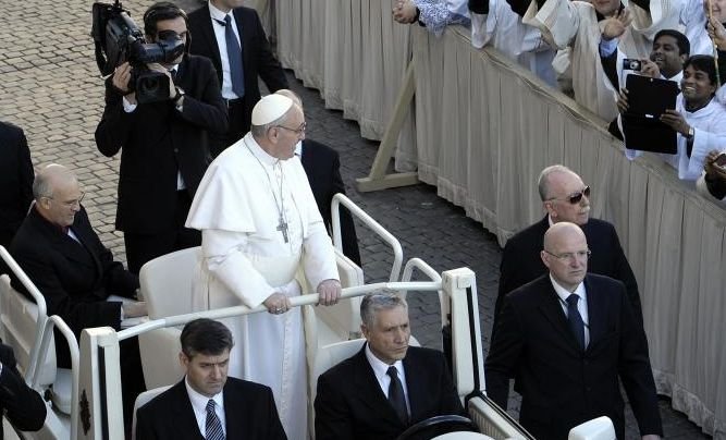 Papa Francisc face apel la DIALOG în Kiev