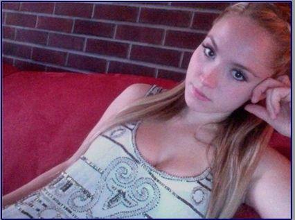 Ea este dovada vie că aparenţele sunt înşelătoare. Ce face această "fată cuminte" în fiecare seară 244764