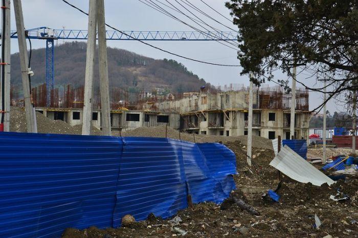 Imagini incredibile din Rusia. Asa arată oraşul care va găzdui cele mai scumpe Jocuri Olimpice de Iarnă. "Au pictat noroiul cu verde, că nu creşte iarba" 244929