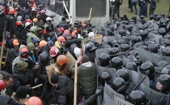 Parlamentul ucrainean a abolit legile anticontestare