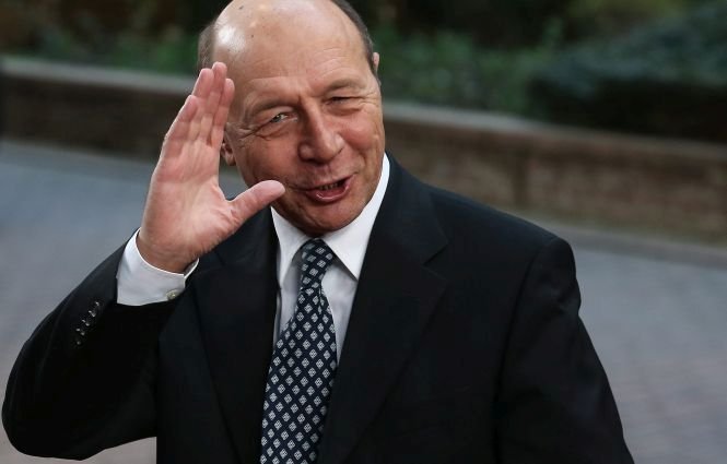 Preşedintele Băsescu RENUNŢĂ la opt consilieri de la Cotroceni. Funeriu anunţă că se înscrie într-un partid